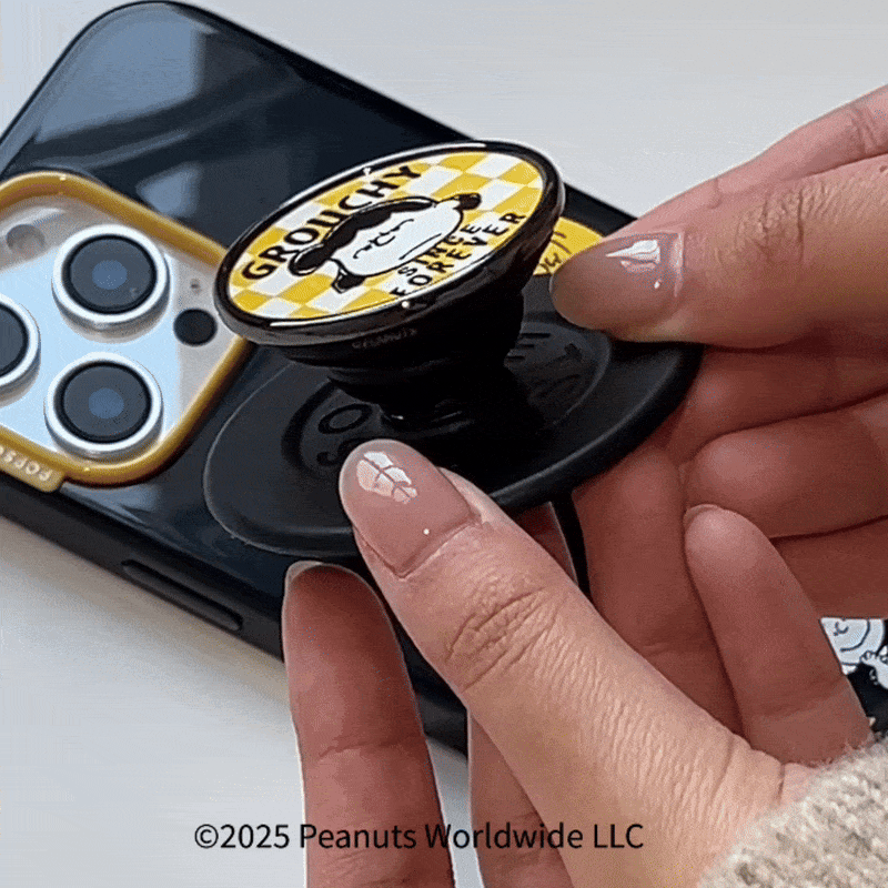 The In Crowd — iPhone 14 Pro MagSafe Case image number 4